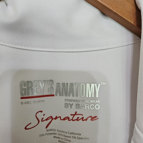 Womens Grey's Anatomy white lab coat - Picture 3 of 3